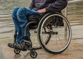 wheelchair-1595794_1920